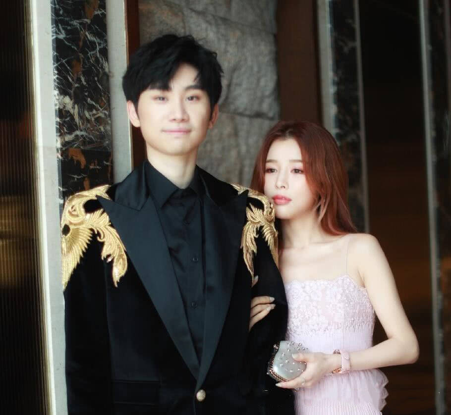 穆古鲁扎焦点对战，Doinb与40激战TL分钟，领先优势明显胜负难料！赛场气氛高涨