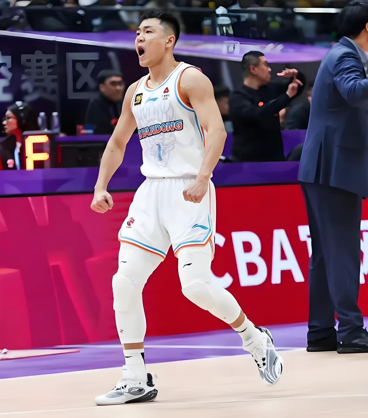 星空体育-荷甲关键时刻再迎强敌；山东男篮手感冰凉；主帅态度：球迷炸锅；纪律约束更严格-星空体育